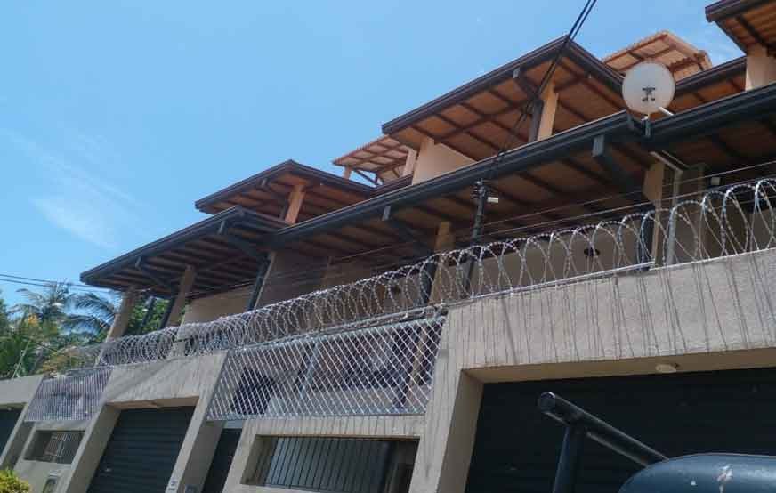 Razor-Wire-(Security-Fence)-Borella-Project-i01-bns-construction-is-the-top-construction-company-in-Sri-Lanka-bnsconstructions