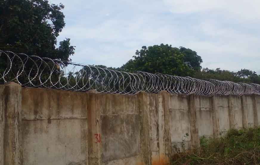 Razor-Wire-(Security-Fence)-Project-Ridiyagama-Zoological-i03-bns-constructions-contact-us